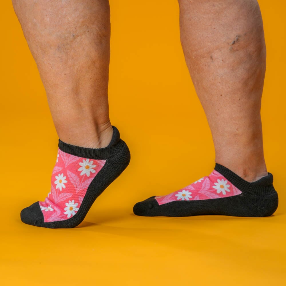 Coral Daisy Ankle Socks
