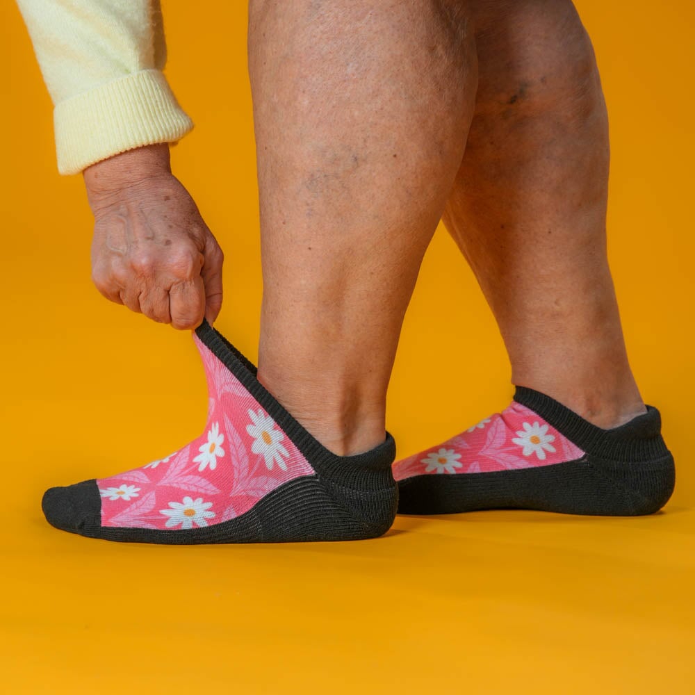 Coral Daisy Ankle Socks